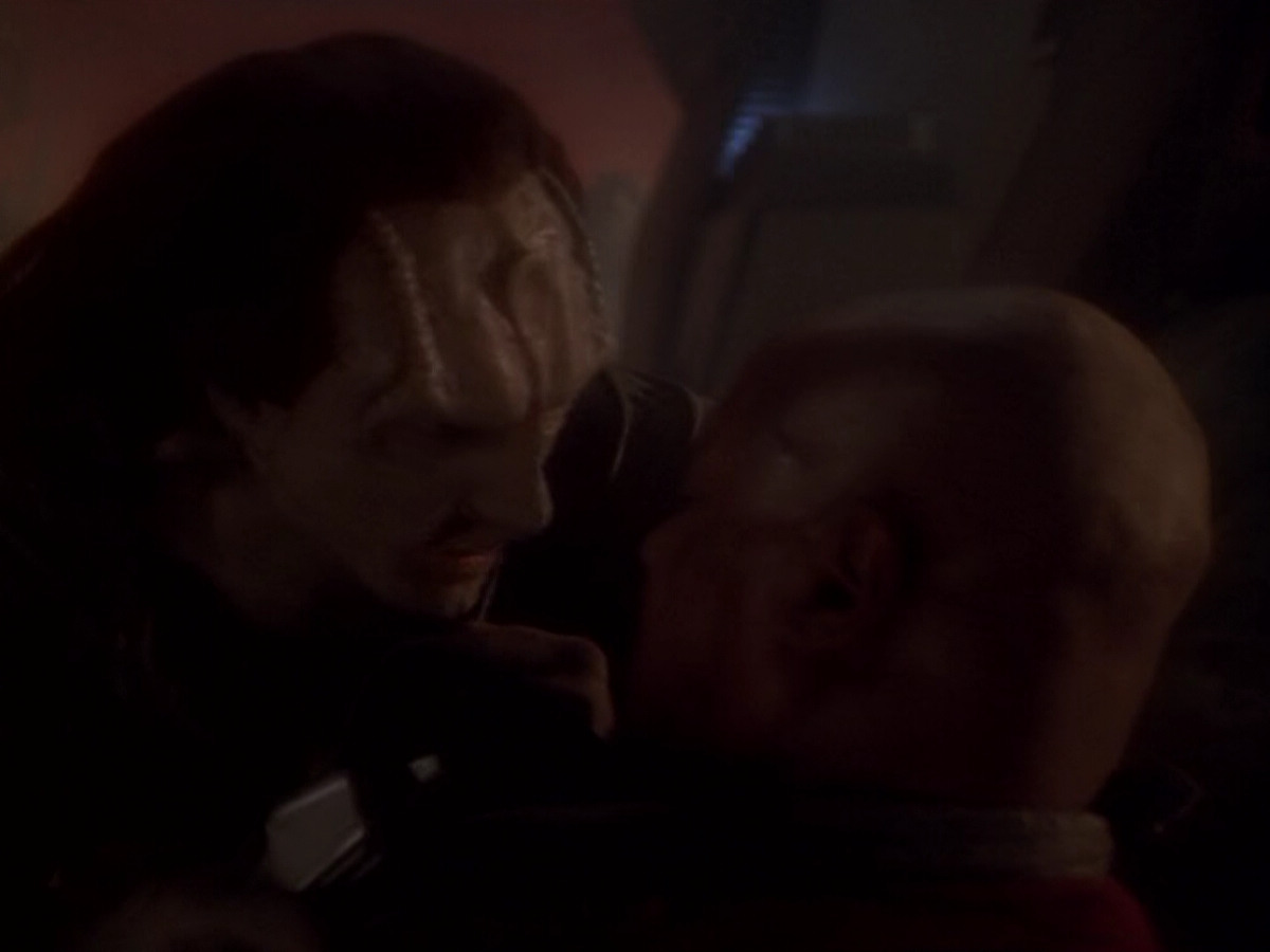 extant_StarTrek_DS9_6x11-Waltz_03480.jpg