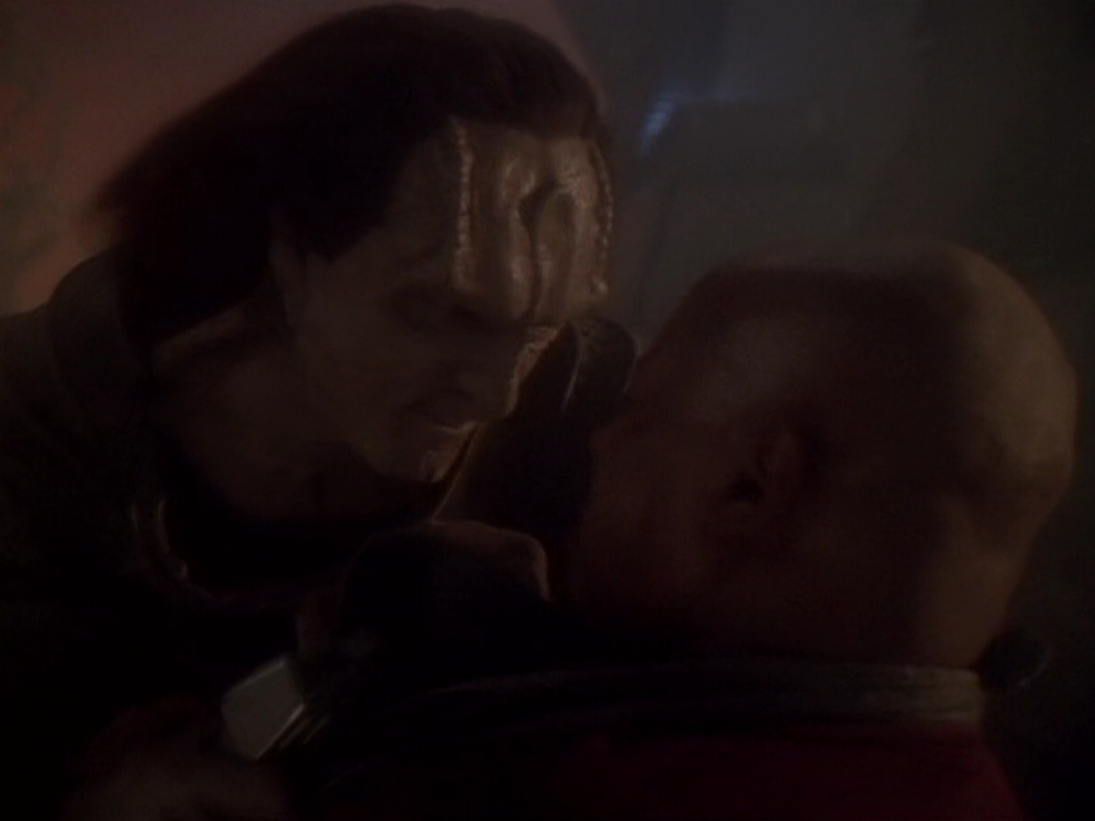 extant_StarTrek_DS9_6x11-Waltz_03484.jpg
