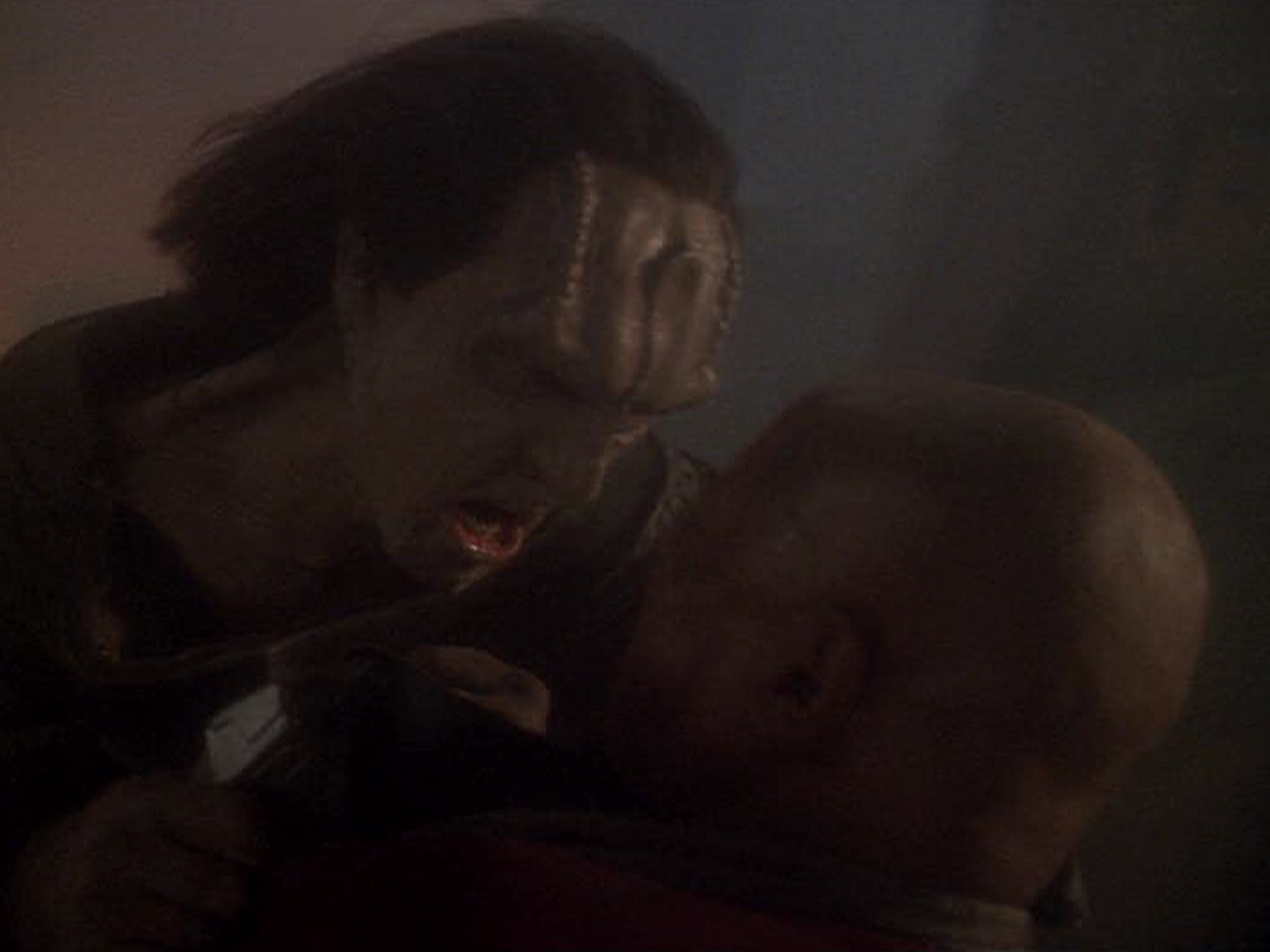 extant_StarTrek_DS9_6x11-Waltz_03498.jpg