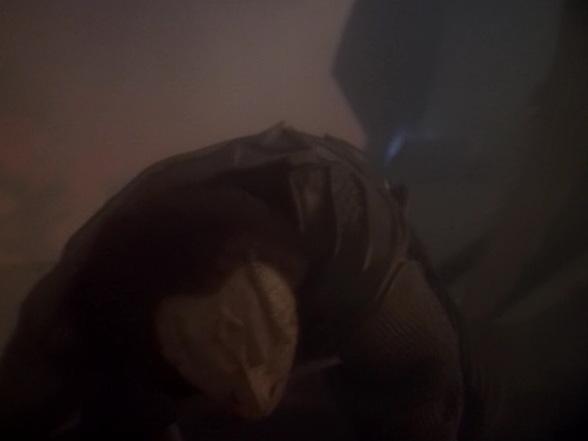 extant_StarTrek_DS9_6x11-Waltz_03503.jpg