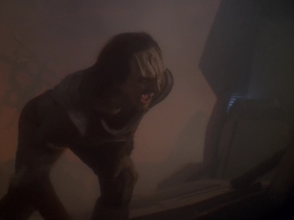 extant_StarTrek_DS9_6x11-Waltz_03515.jpg
