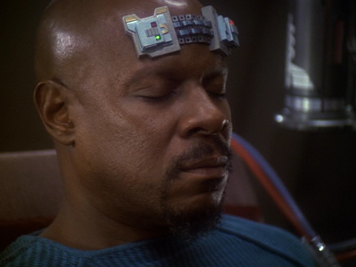 extant_StarTrek_DS9_6x11-Waltz_03727.jpg