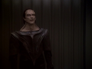 extant_StarTrek_DS9_6x11-Waltz_00277.jpg