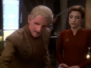extant_StarTrek_DS9_6x11-Waltz_00568.jpg
