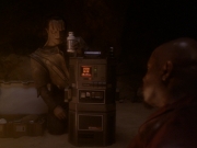 extant_StarTrek_DS9_6x11-Waltz_00817.jpg