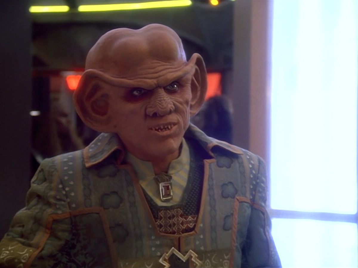 extant_StarTrek_DS9_6x12-Who_MournsForMorn_00048.jpg