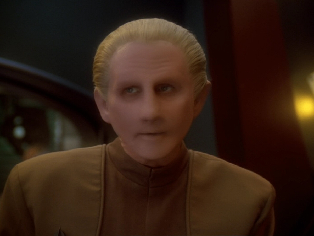 extant_StarTrek_DS9_6x12-Who_MournsForMorn_00075.jpg
