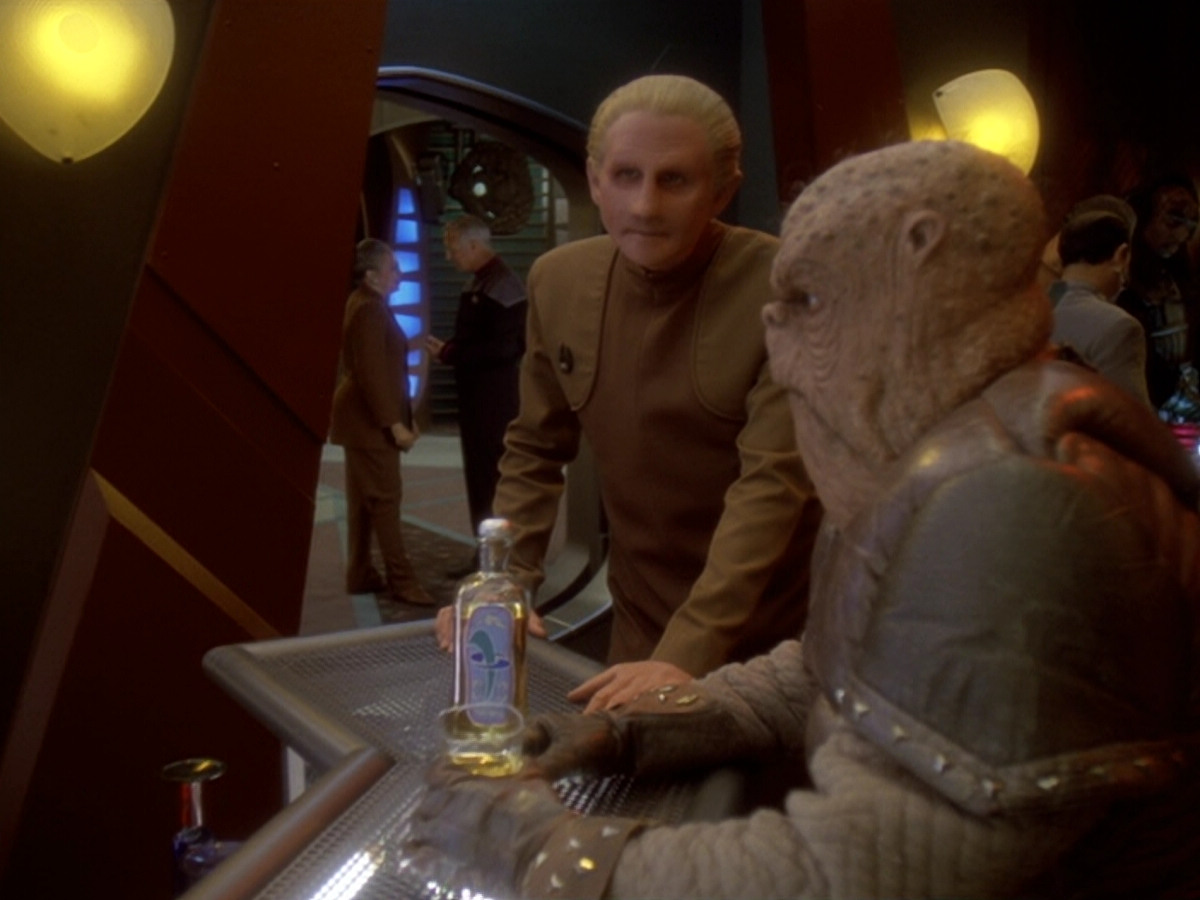extant_StarTrek_DS9_6x12-Who_MournsForMorn_00113.jpg