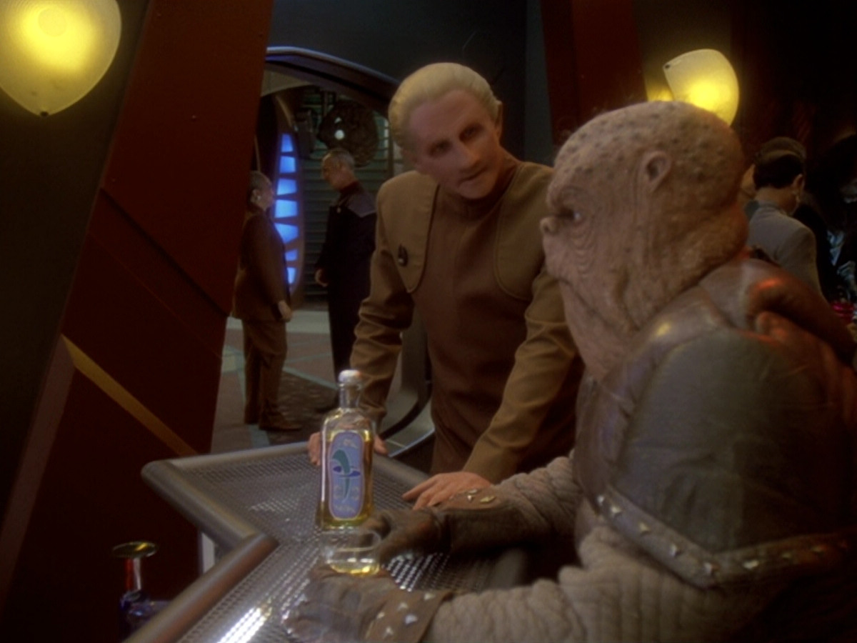 extant_StarTrek_DS9_6x12-Who_MournsForMorn_00118.jpg
