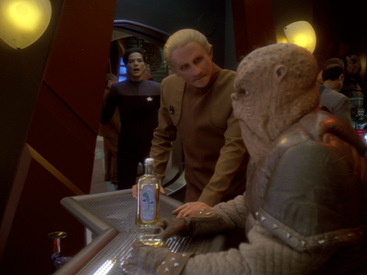 extant_StarTrek_DS9_6x12-Who_MournsForMorn_00120.jpg
