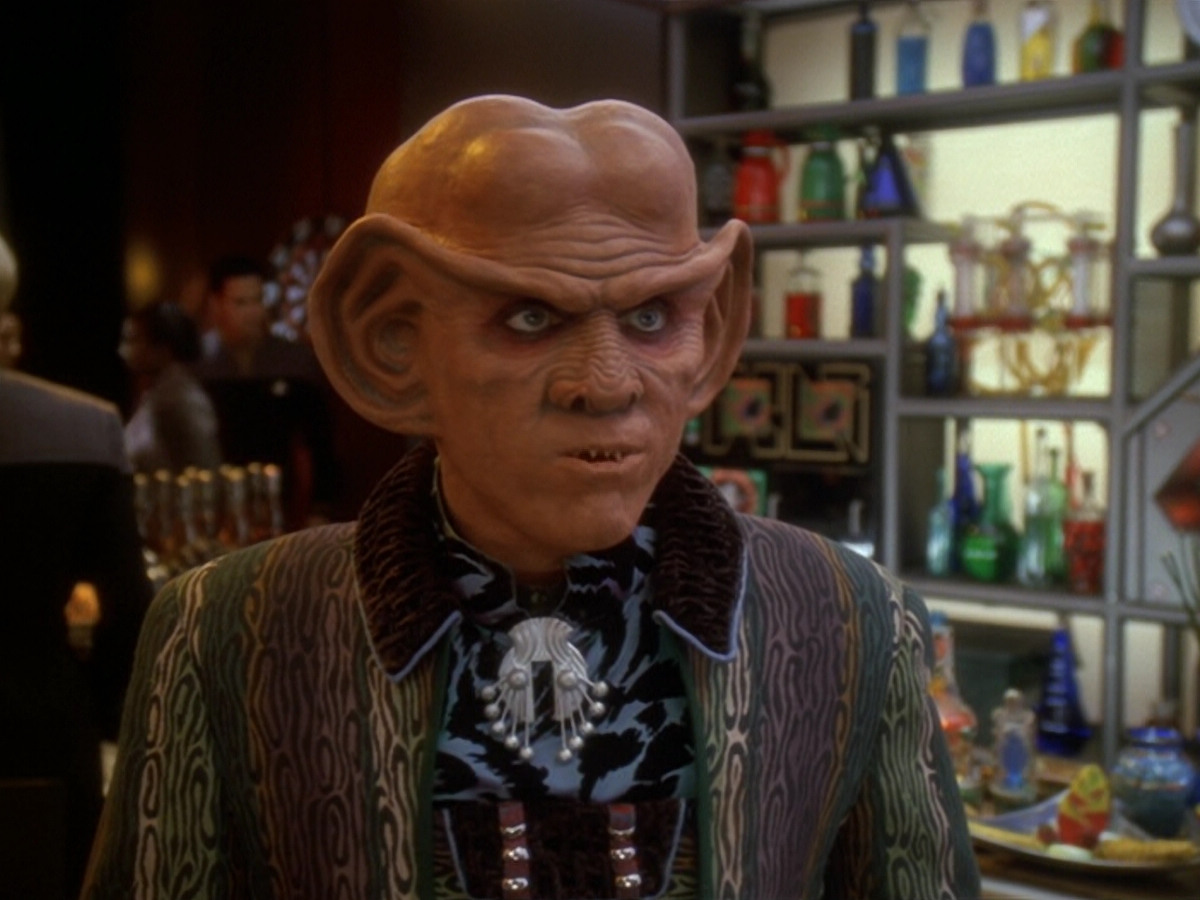 extant_StarTrek_DS9_6x12-Who_MournsForMorn_00468.jpg