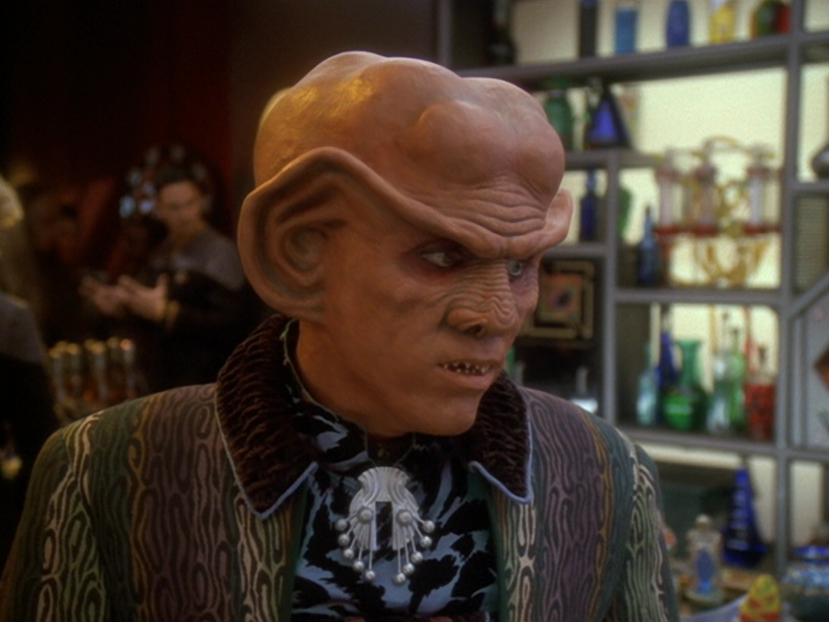 extant_StarTrek_DS9_6x12-Who_MournsForMorn_00488.jpg
