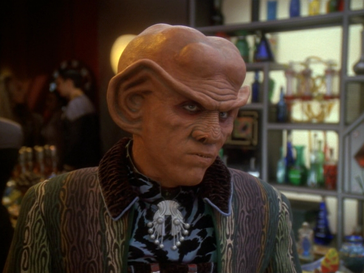 extant_StarTrek_DS9_6x12-Who_MournsForMorn_00506.jpg
