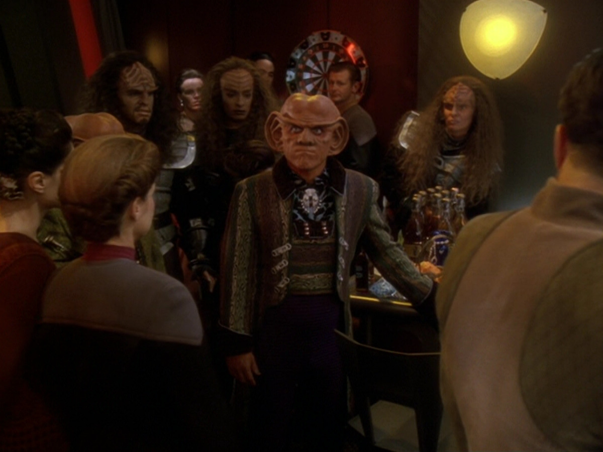 extant_StarTrek_DS9_6x12-Who_MournsForMorn_00530.jpg