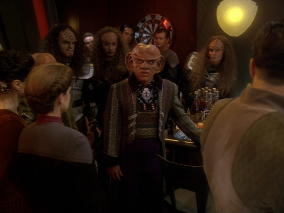 extant_StarTrek_DS9_6x12-Who_MournsForMorn_00531.jpg