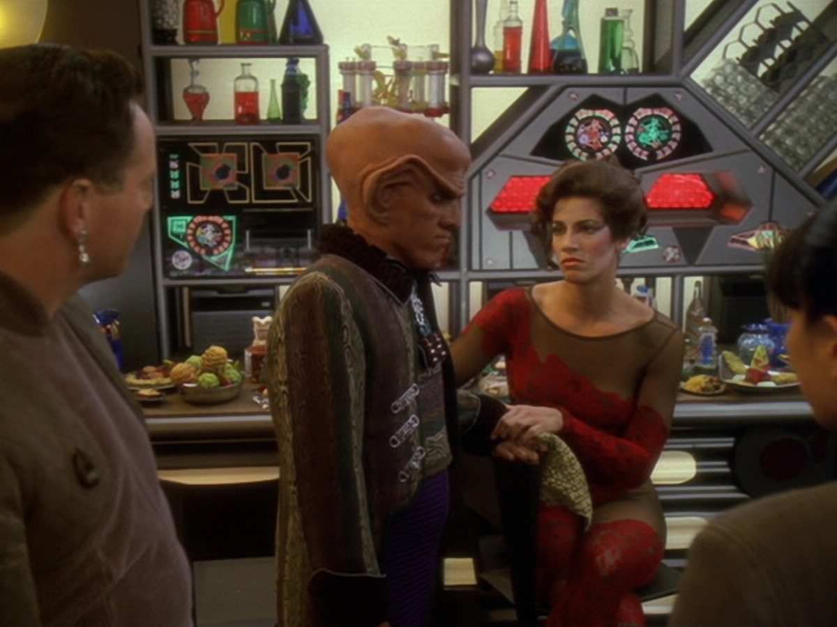 extant_StarTrek_DS9_6x12-Who_MournsForMorn_00564.jpg