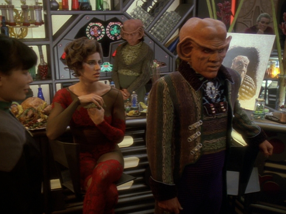 extant_StarTrek_DS9_6x12-Who_MournsForMorn_00584.jpg