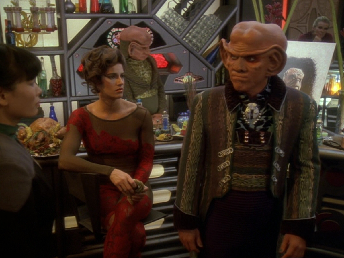 extant_StarTrek_DS9_6x12-Who_MournsForMorn_00592.jpg