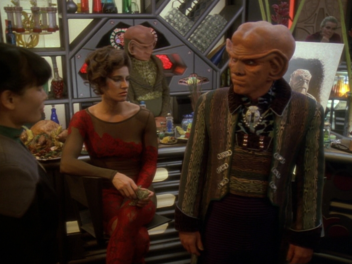 extant_StarTrek_DS9_6x12-Who_MournsForMorn_00595.jpg