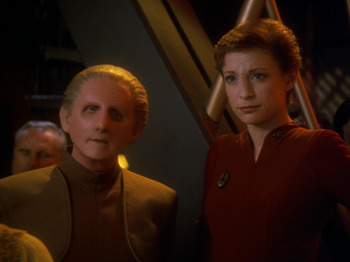 extant_StarTrek_DS9_6x12-Who_MournsForMorn_00636.jpg