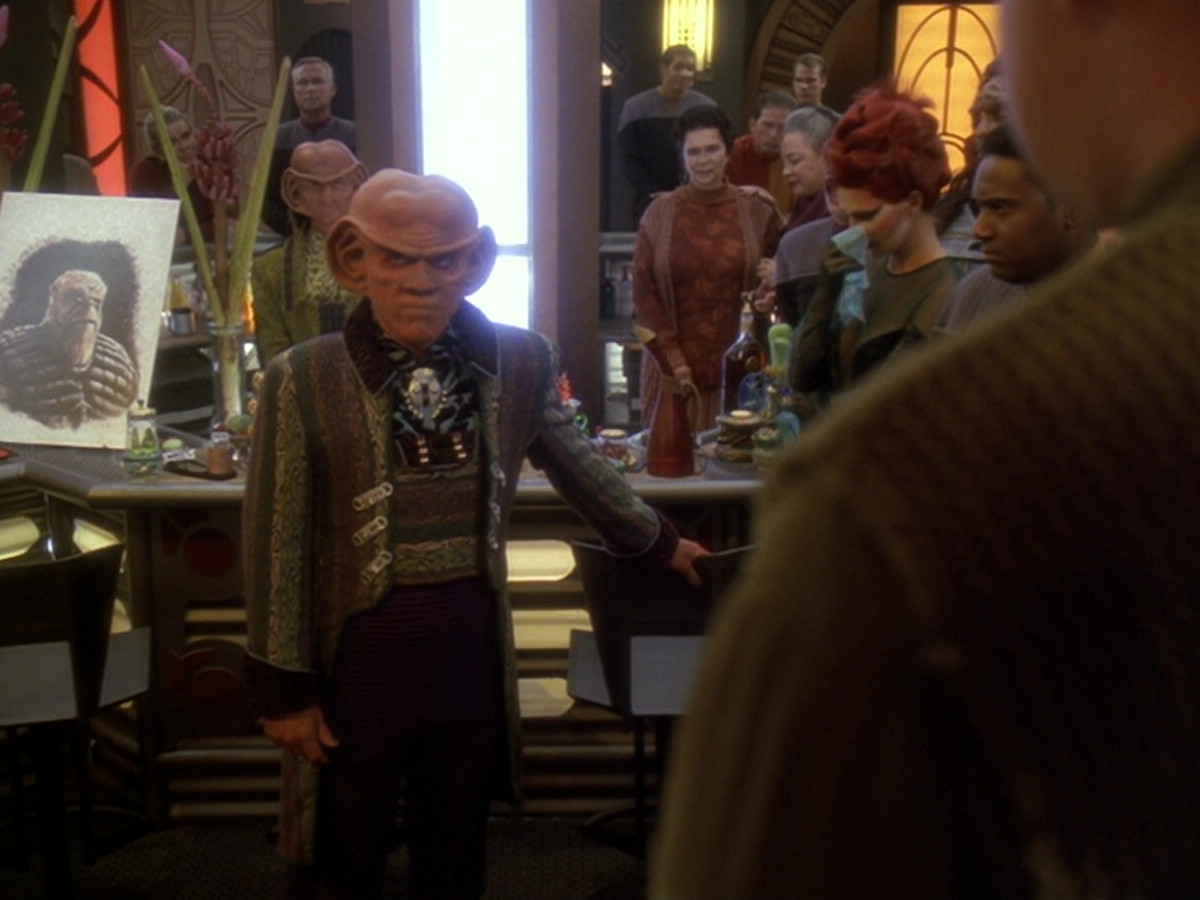 extant_StarTrek_DS9_6x12-Who_MournsForMorn_00656.jpg