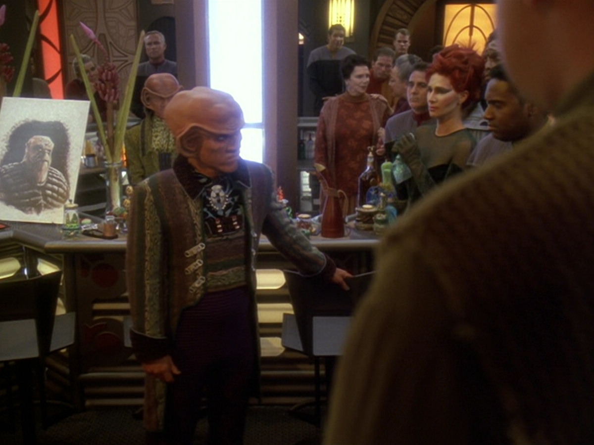 extant_StarTrek_DS9_6x12-Who_MournsForMorn_00662.jpg