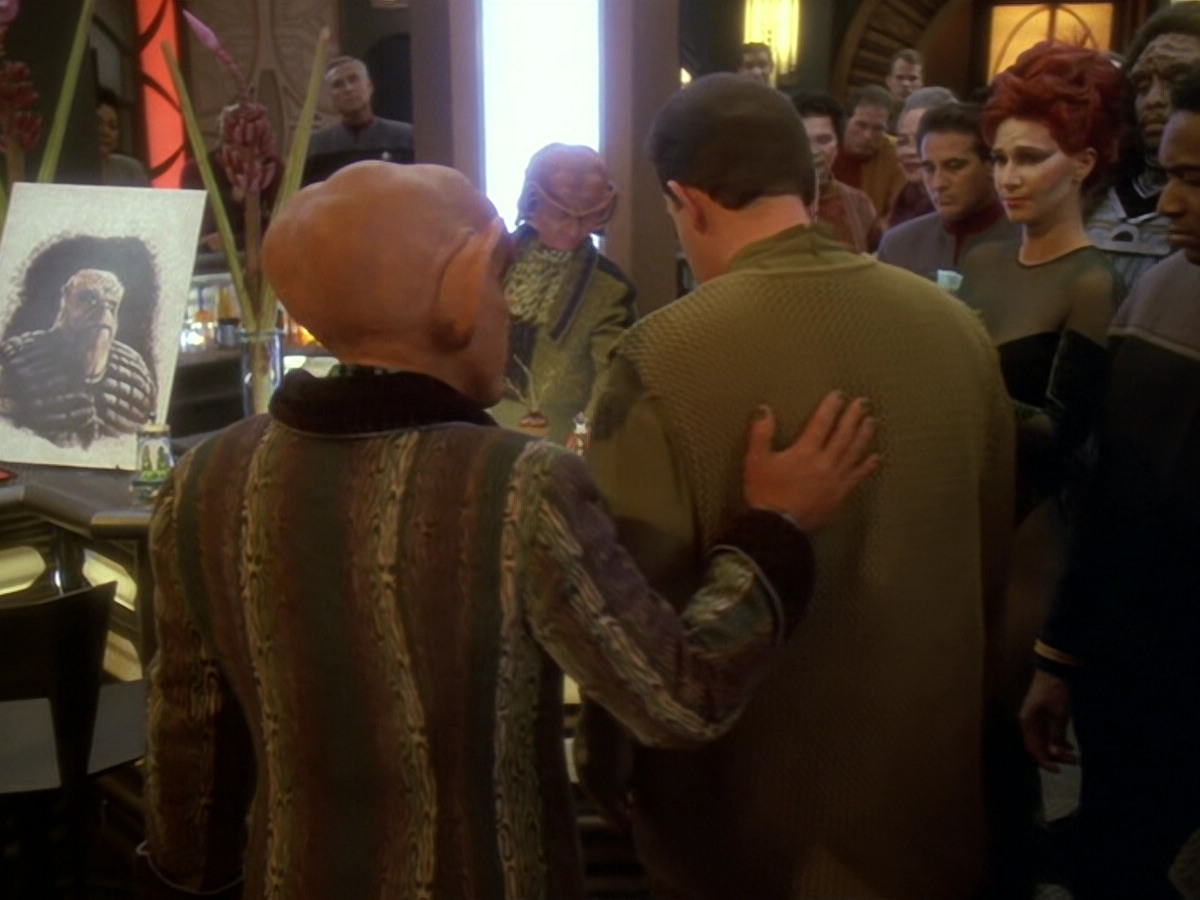 extant_StarTrek_DS9_6x12-Who_MournsForMorn_00672.jpg