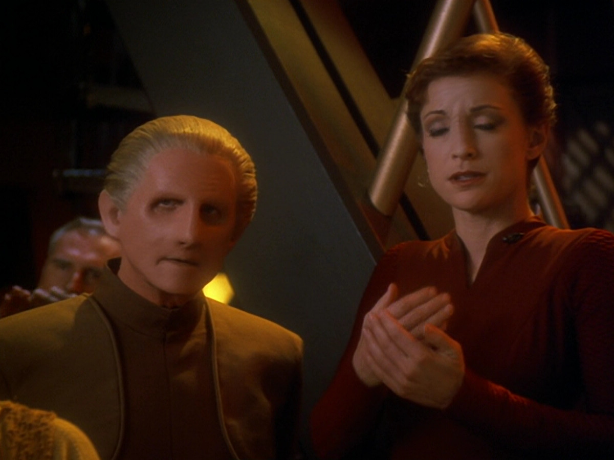 extant_StarTrek_DS9_6x12-Who_MournsForMorn_00690.jpg