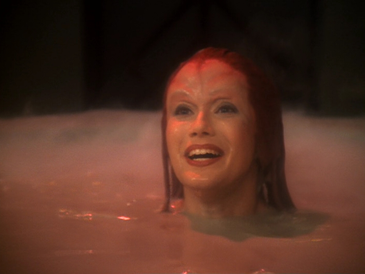 extant_StarTrek_DS9_6x12-Who_MournsForMorn_00958.jpg