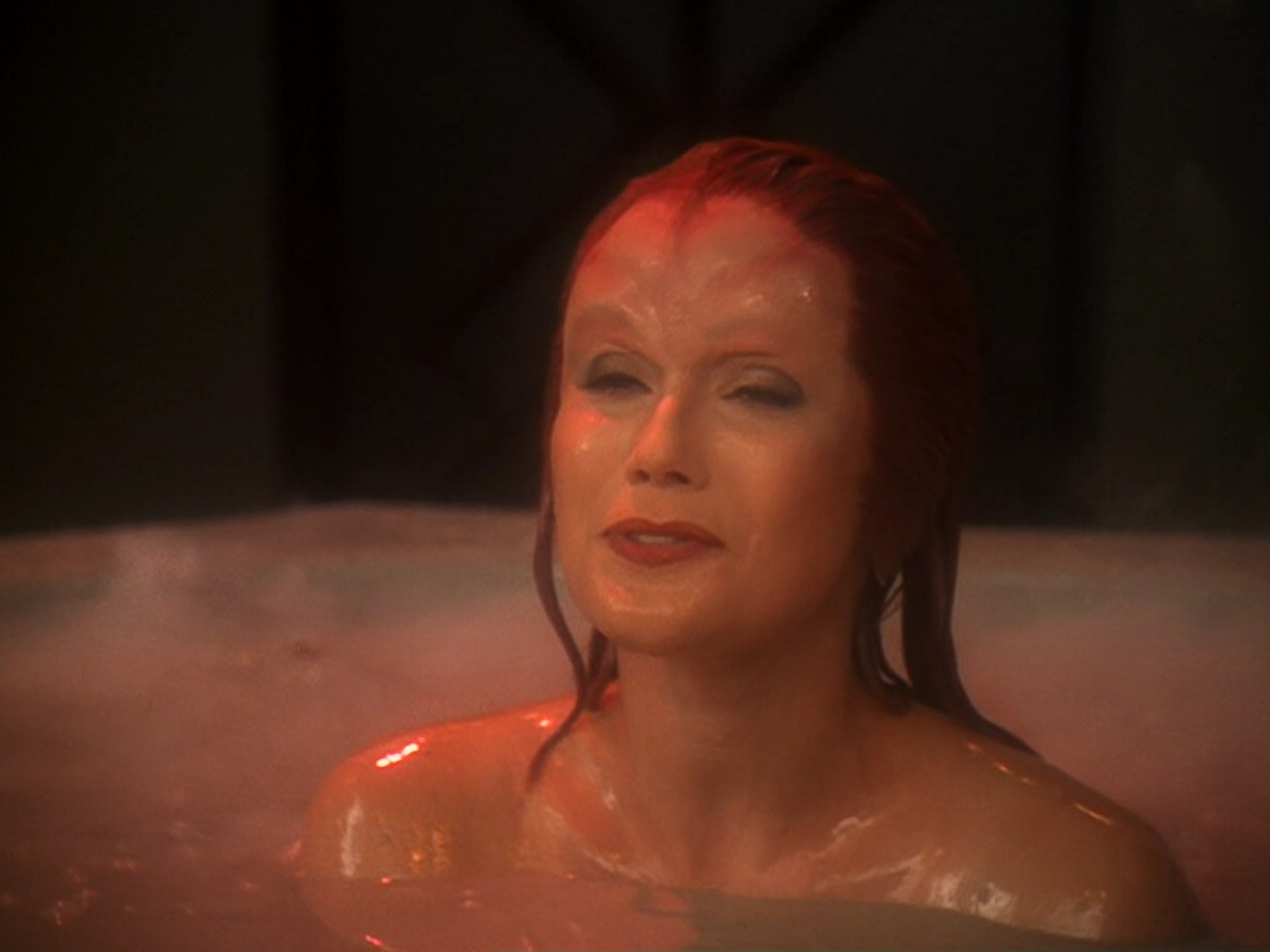 extant_StarTrek_DS9_6x12-Who_MournsForMorn_00989.jpg