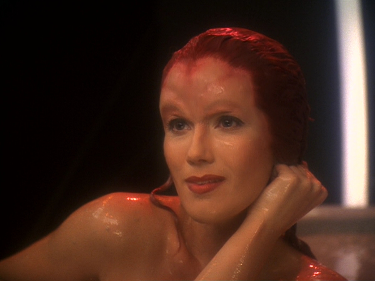 extant_StarTrek_DS9_6x12-Who_MournsForMorn_01068.jpg