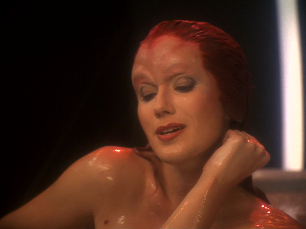 extant_StarTrek_DS9_6x12-Who_MournsForMorn_01070.jpg