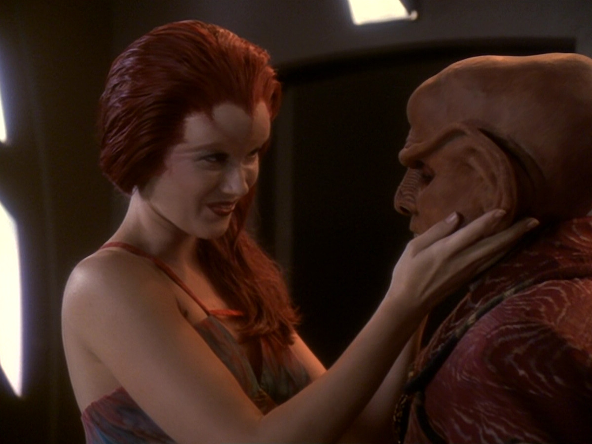 extant_StarTrek_DS9_6x12-Who_MournsForMorn_01228.jpg
