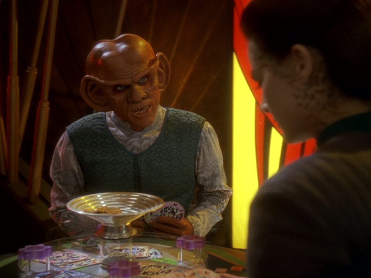 extant_StarTrek_DS9_6x12-Who_MournsForMorn_01254.jpg