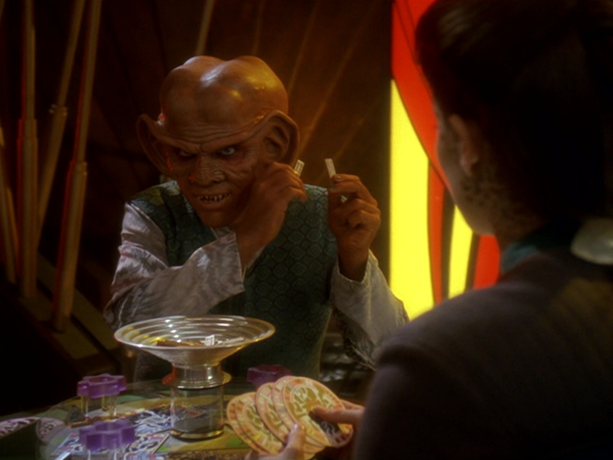 extant_StarTrek_DS9_6x12-Who_MournsForMorn_01293.jpg