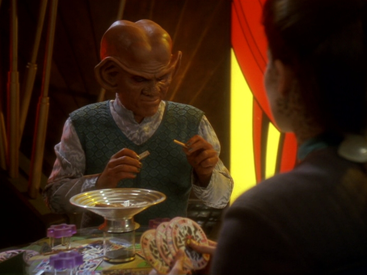 extant_StarTrek_DS9_6x12-Who_MournsForMorn_01297.jpg