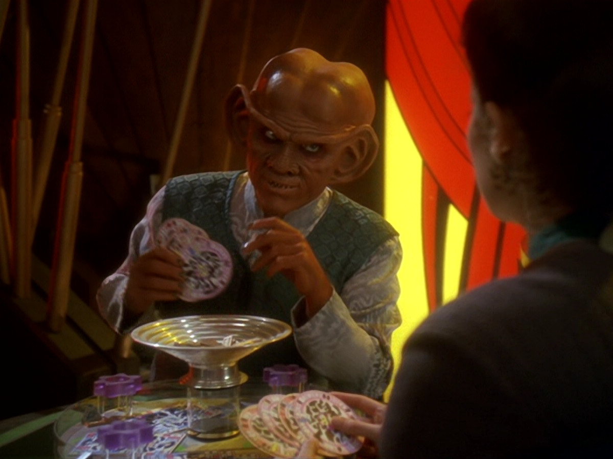 extant_StarTrek_DS9_6x12-Who_MournsForMorn_01363.jpg