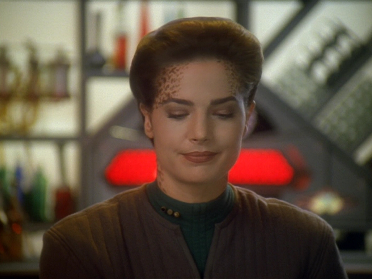 extant_StarTrek_DS9_6x12-Who_MournsForMorn_01372.jpg