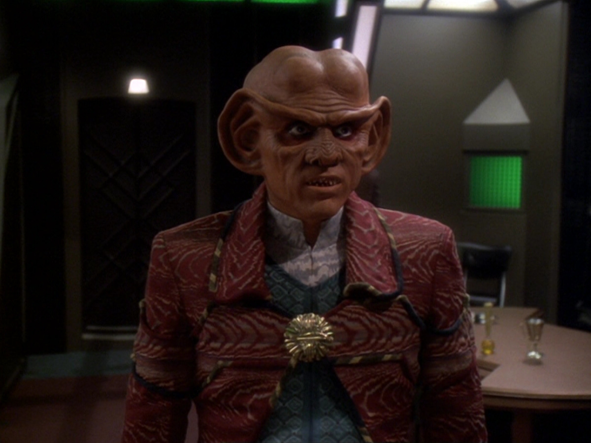 extant_StarTrek_DS9_6x12-Who_MournsForMorn_01418.jpg