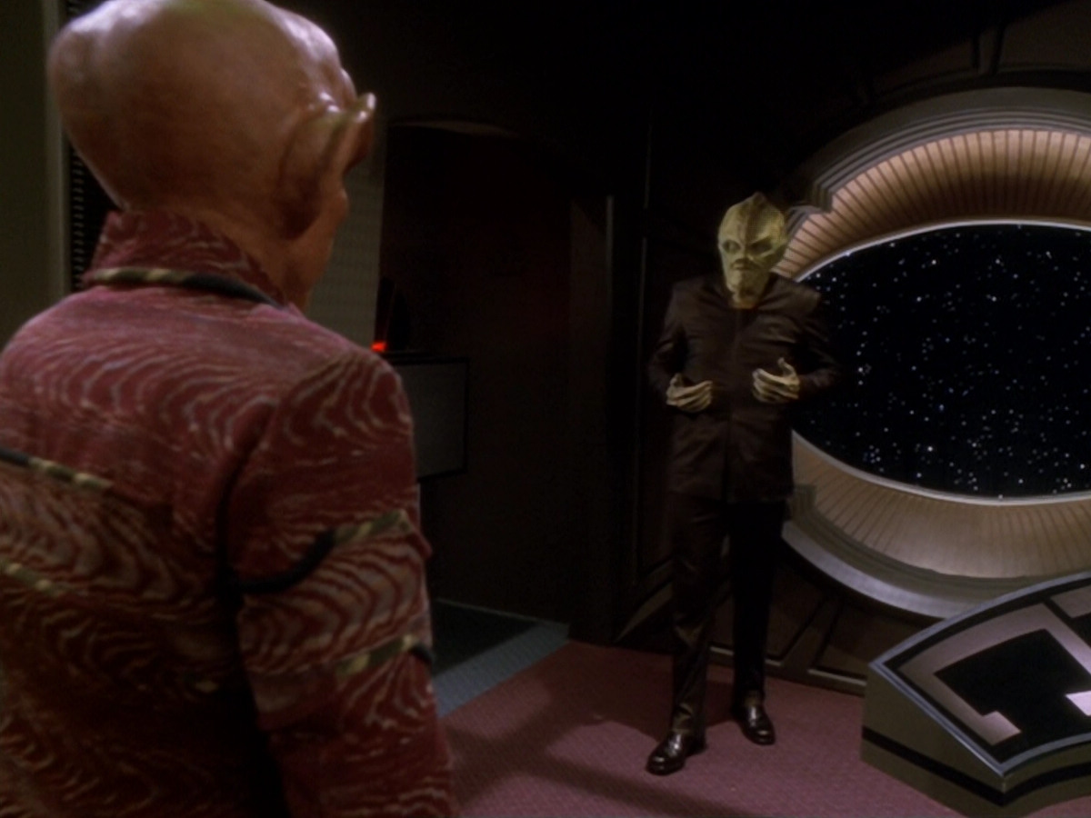 extant_StarTrek_DS9_6x12-Who_MournsForMorn_01427.jpg