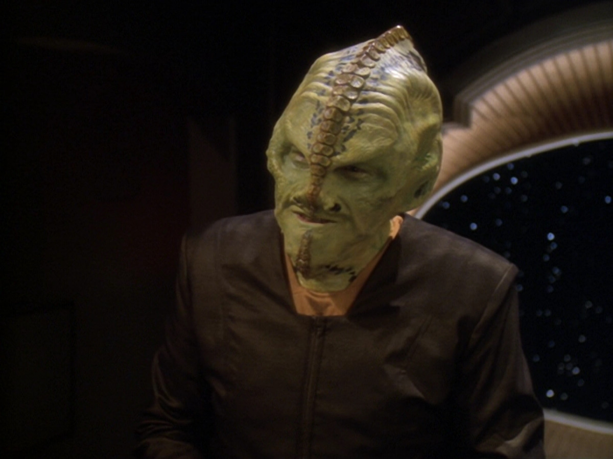 extant_StarTrek_DS9_6x12-Who_MournsForMorn_01466.jpg
