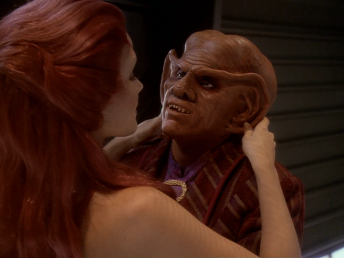 extant_StarTrek_DS9_6x12-Who_MournsForMorn_01944.jpg