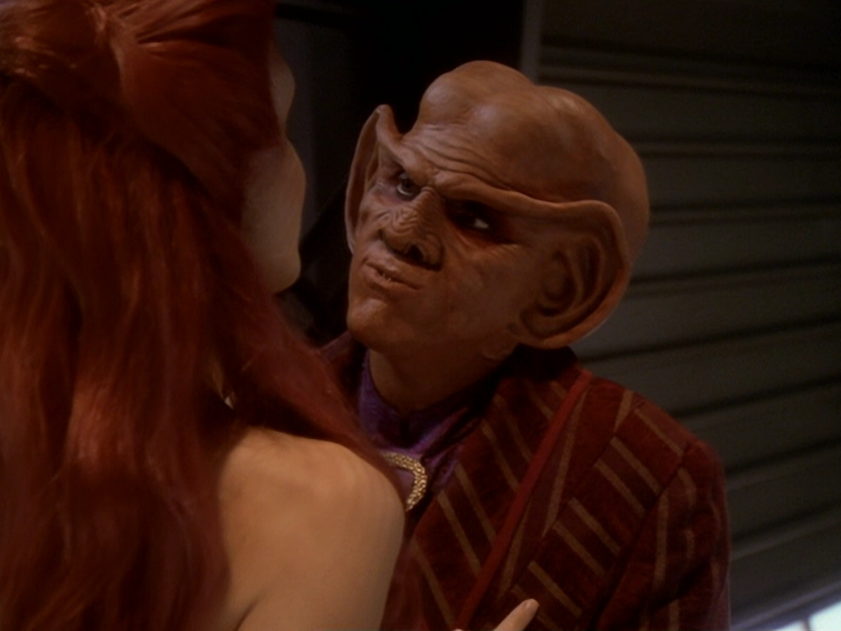 extant_StarTrek_DS9_6x12-Who_MournsForMorn_01973.jpg