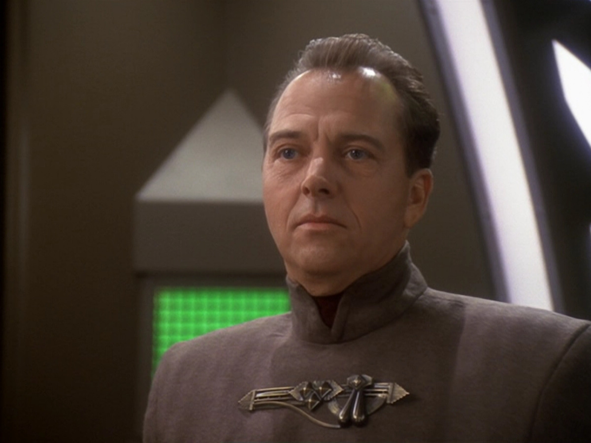 extant_StarTrek_DS9_6x12-Who_MournsForMorn_02240.jpg