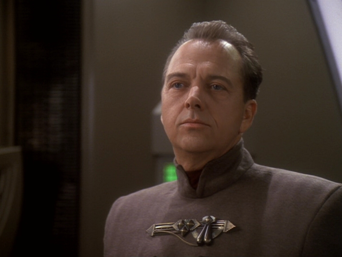 extant_StarTrek_DS9_6x12-Who_MournsForMorn_02396.jpg
