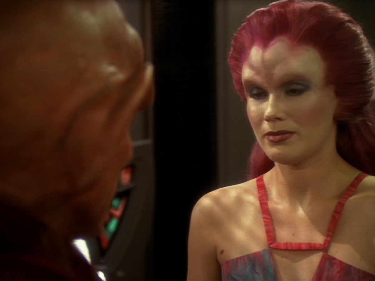 extant_StarTrek_DS9_6x12-Who_MournsForMorn_02556.jpg
