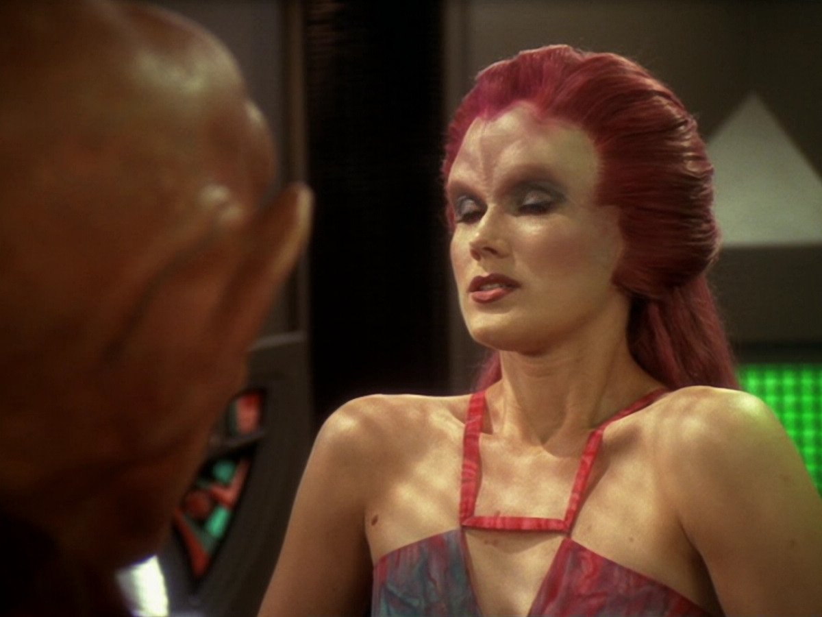 extant_StarTrek_DS9_6x12-Who_MournsForMorn_02565.jpg