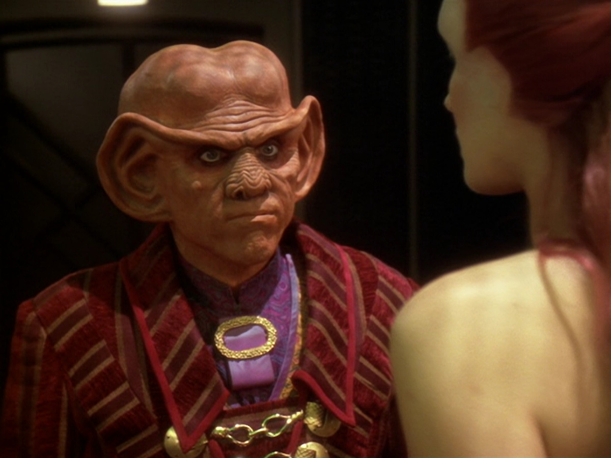 extant_StarTrek_DS9_6x12-Who_MournsForMorn_02572.jpg
