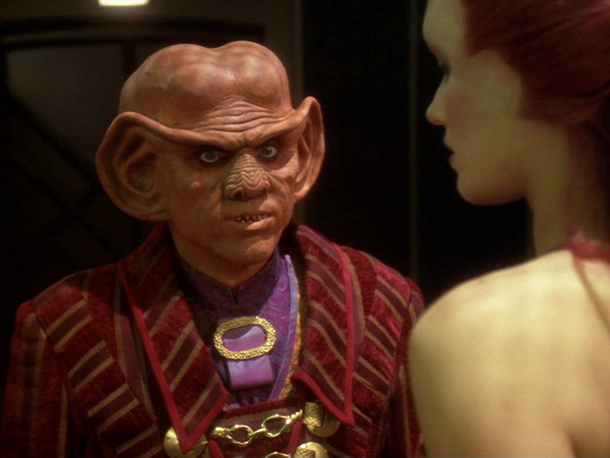extant_StarTrek_DS9_6x12-Who_MournsForMorn_02573.jpg