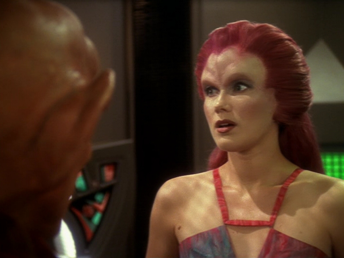 extant_StarTrek_DS9_6x12-Who_MournsForMorn_02577.jpg